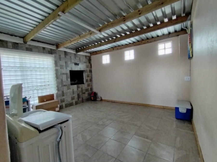 2 Bedroom Property for Sale in Hillcrest Heights Western Cape